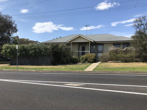 Seagrape Cottage - Inverell Accommodation 0