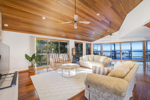 Seascape @ 19 Pindari - Privacy, Space, Views - Inverell Accommodation 2