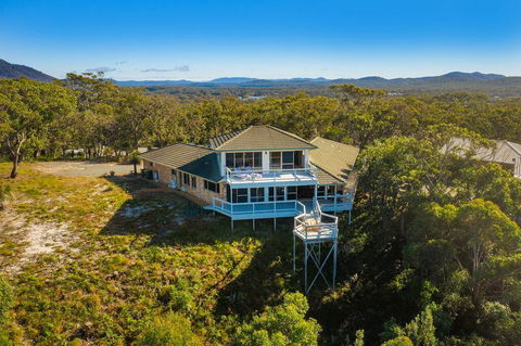 Seascape @ 19 Pindari - Privacy, Space, Views - Inverell Accommodation 1