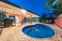 Book Hideaway Bay Accommodation Vacations Inverell Accommodation Inverell Accommodation