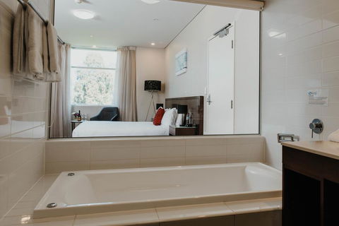 Sfera's Park Suites & Convention Centre - Inverell Accommodation 1