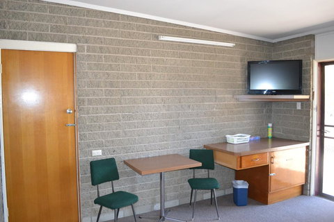 Shamrock Hotel Motel Balranald - Inverell Accommodation 3