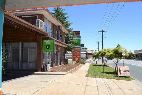 Shamrock Hotel Motel Balranald - Inverell Accommodation 0