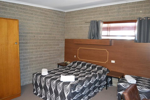 Shamrock Hotel Motel Balranald - Inverell Accommodation 2