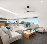 Skyluxe Luxury Retreat with water views and deluxe interior from every room - Inverell Accommodation