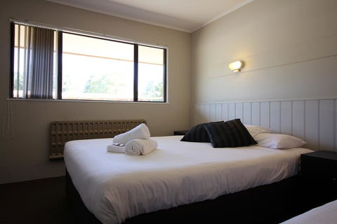 Snowy Mountains Resort And Function Centre - Inverell Accommodation 2