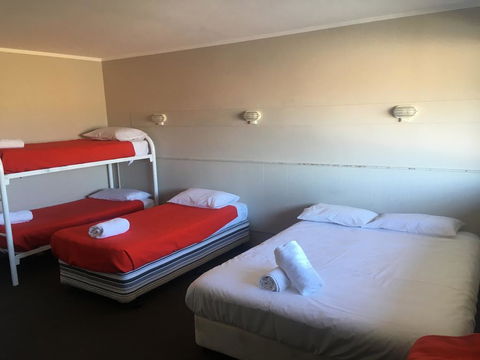 Snowy Mountains Resort And Function Centre - Inverell Accommodation 1