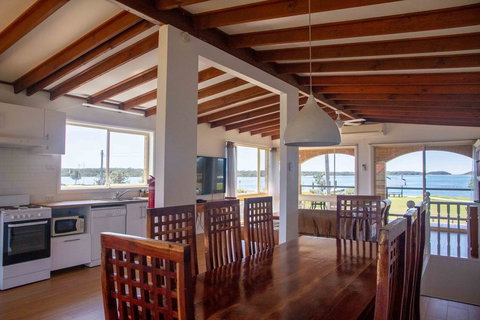 South Coast Retreat - Inverell Accommodation 1