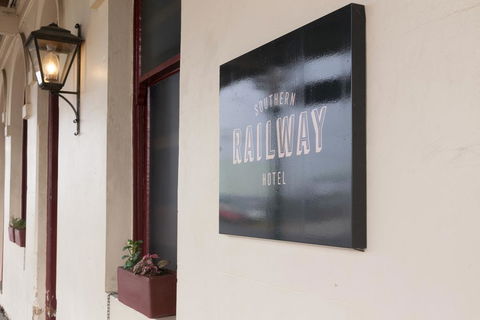 Southern Railway Hotel - Inverell Accommodation 2