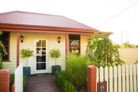 Sovereign Hideaway - Inverell Accommodation 1