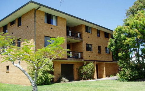Spacious 2 Bedroom Beach Side Apartment - Close To Shopping Centre With Coles, Health Food Shop, Sushi, Pizza, Cafes, Hairdresse - Inverell Accommodation 1