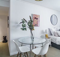 Spacious Apt V Stylish Furniture Pool GYM - Inverell Accommodation