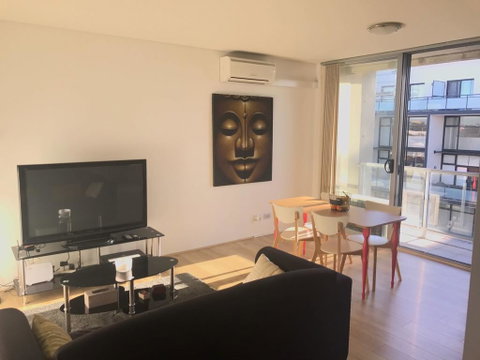 Spacious One Bedroom Apartment In Marrickville - Inverell Accommodation 0