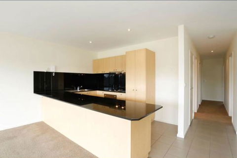 Spectacular River Views In Fabulous Footscray. - Inverell Accommodation 3