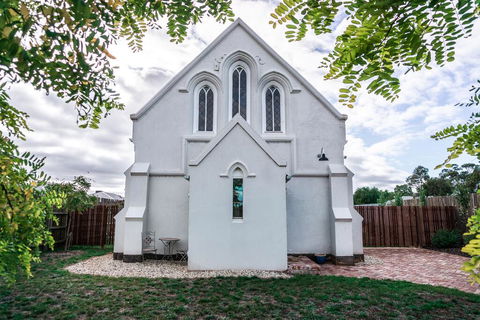 St James Converted Church - Inverell Accommodation 1