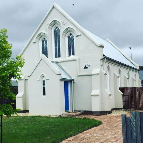 St James Converted Church - Inverell Accommodation 3