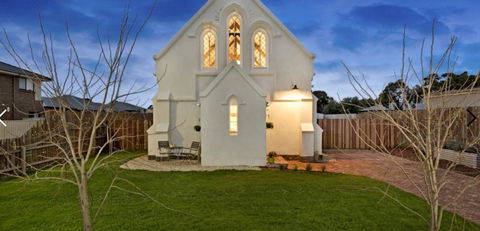 St James Converted Church - Inverell Accommodation 0