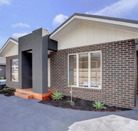 Staughton Sounds - Inverell Accommodation