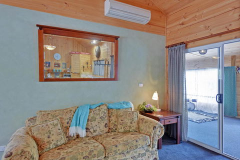 Stony Rise Cottage B&B - Inverell Accommodation 2