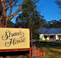 Straw House B and B - Inverell Accommodation
