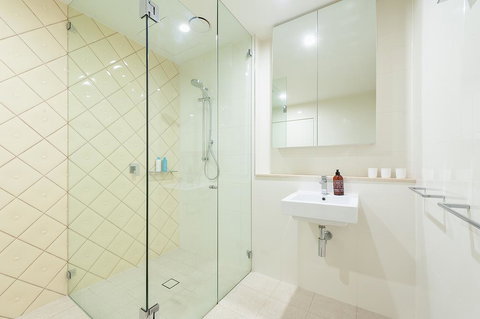 Stunning Potts Point Apartment - Inverell Accommodation 3