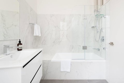STUNNING SYDNEY HOME 1 - Inverell Accommodation 2