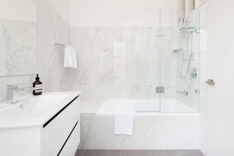 STUNNING SYDNEY HOME 8 - Inverell Accommodation 2