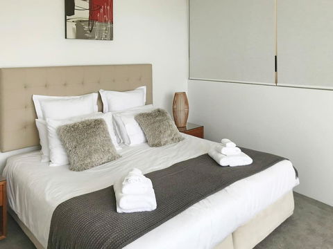 Stunning Views, Air On Broadbeach!Wine, Wifi, Parking - Inverell Accommodation 2