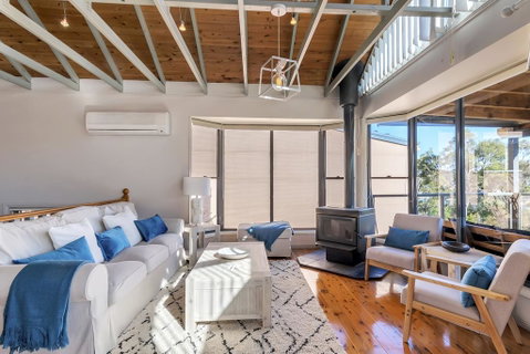 STUNNING WATERFRONT ESCAPE AT DALEYS POINT - Inverell Accommodation 2
