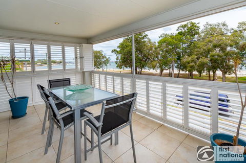 Stunning Waterfront Home With Pool - Sylvan Beach Esp, Bellara - Inverell Accommodation 1