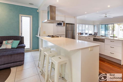 Stunning Waterfront Home With Pool - Sylvan Beach Esp, Bellara - Inverell Accommodation 3