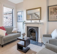 Stylish House - Moments to Kings Cross  City - Inverell Accommodation