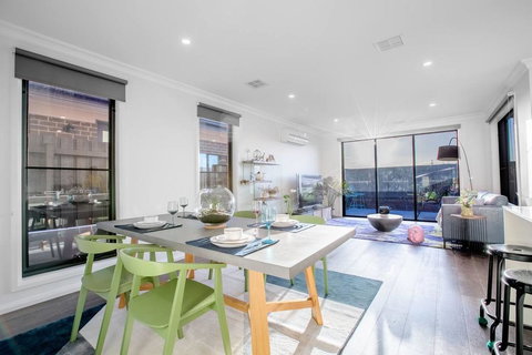 StylishTownhouse@Narre Warren/TrainStation/SC - Inverell Accommodation 3