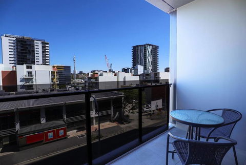 Stylist 2 Bedrooms Apartment With Pool/GYM/Parking - Inverell Accommodation 1