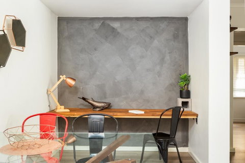 Suburban Two-bed Apartment With Parking And Patio - Inverell Accommodation 3