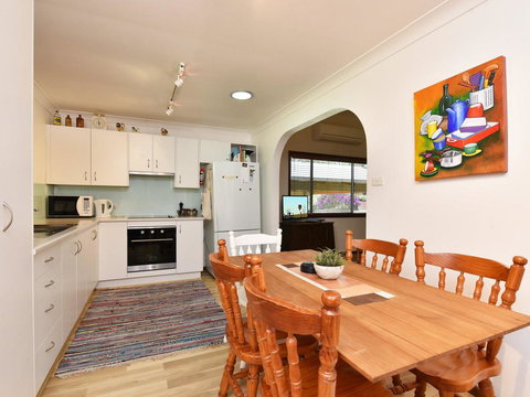 Summerfield Cottage - Hunter Valley, Renovated House In Central North Rothbury - Inverell Accommodation 2