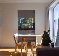 Sun-Drenched 1 Bed Studio Apt Newtown Parking - Inverell Accommodation