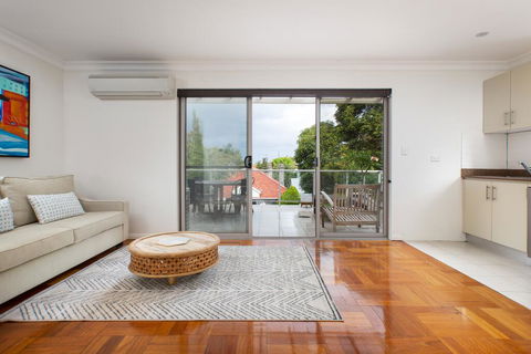 Sunlit Bondi Beach Apartment With Balcony, Parking - Inverell Accommodation 1