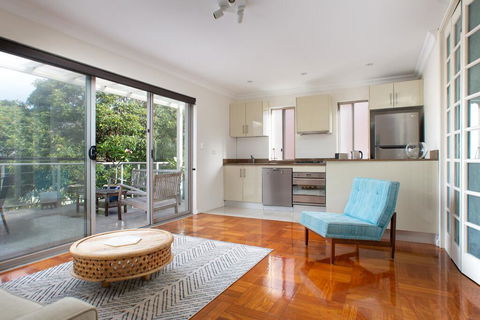 Sunlit Bondi Beach Apartment With Balcony, Parking - Inverell Accommodation 0