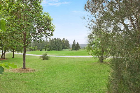 Sunny Finch House - Inverell Accommodation 3