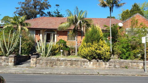 Sydney House - Inverell Accommodation 0