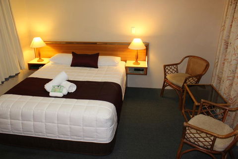 Tabourie Lake Motor Inn - Inverell Accommodation 2