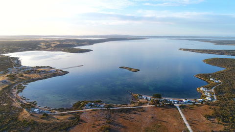 Tall Pines Beach House At Mount Dutton Bay (part Of Coffin Bay Waterways) - Inverell Accommodation 0