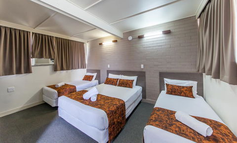 The Australian Hotel Murgon - Inverell Accommodation 1