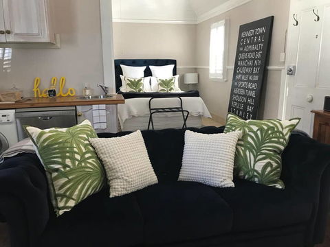 The Bakers Cottage - Inverell Accommodation 0