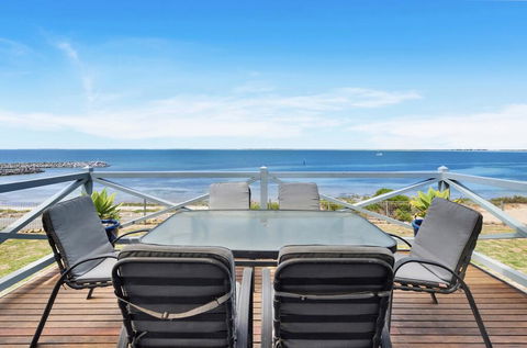 The Beach House - Point Turton - Inverell Accommodation 0