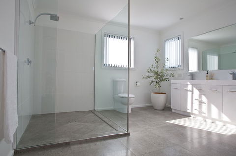 Pearl Hawley Beach - Inverell Accommodation 18