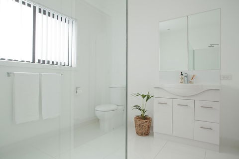 Pearl Hawley Beach - Inverell Accommodation 29