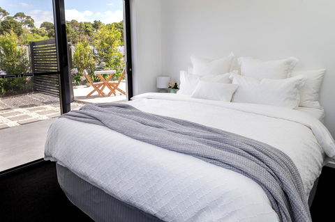 Pearl Hawley Beach - Inverell Accommodation 26