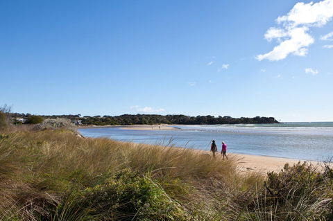 Pearl Hawley Beach - Inverell Accommodation 40